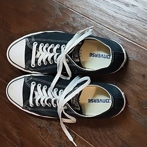 Men's Size 9 Black Converse